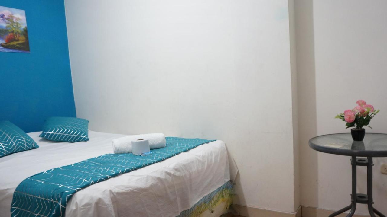 Aypa Hostal Trujillo Eksteriør bilde