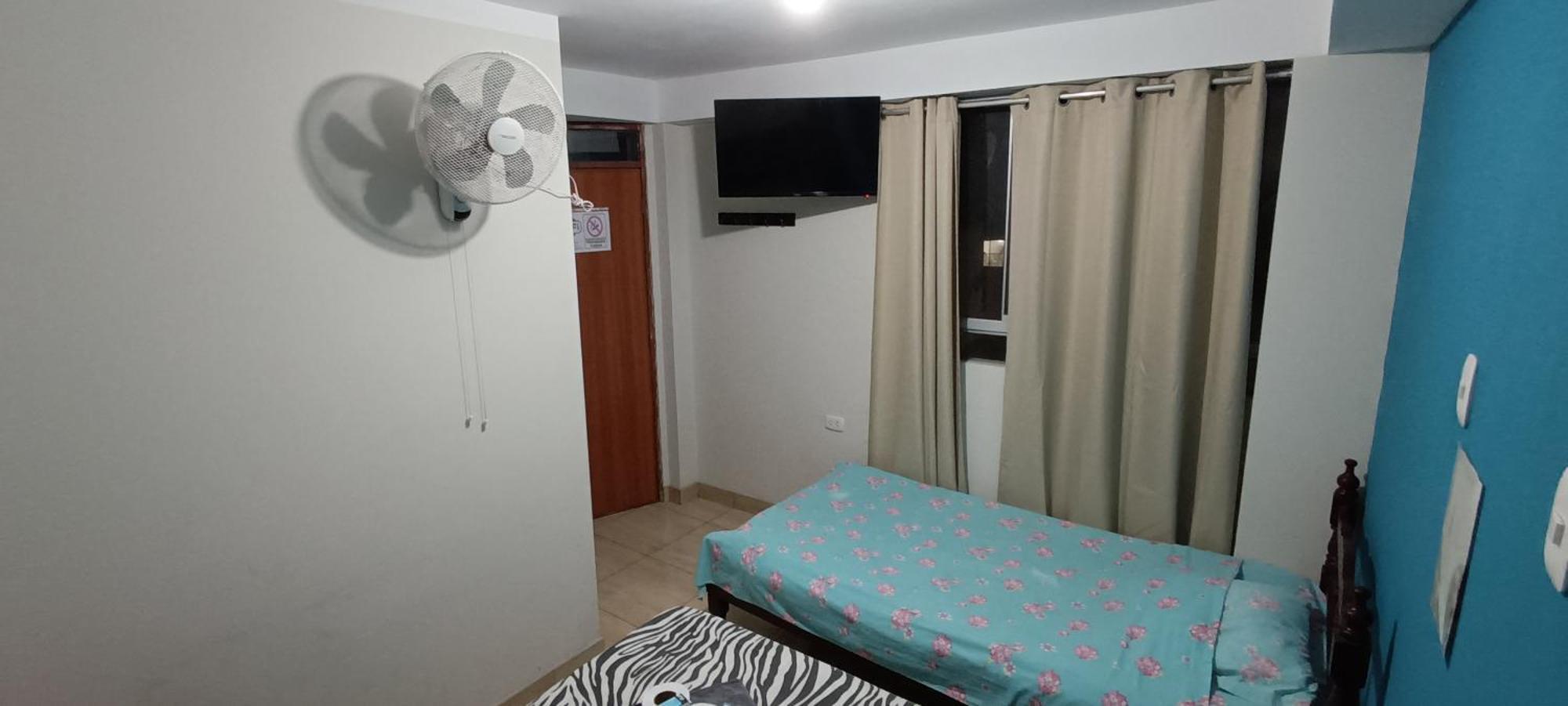 Aypa Hostal Trujillo Eksteriør bilde